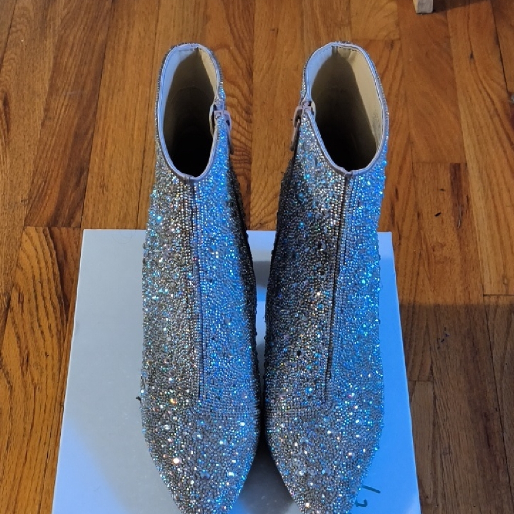 Betsey Johnson  CADY Ankle Booties